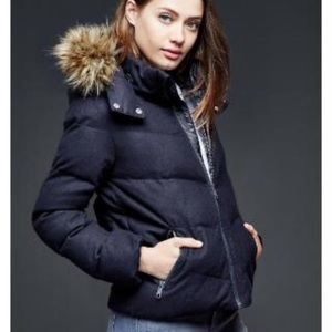 Gap Ladies Puffer Black Coat